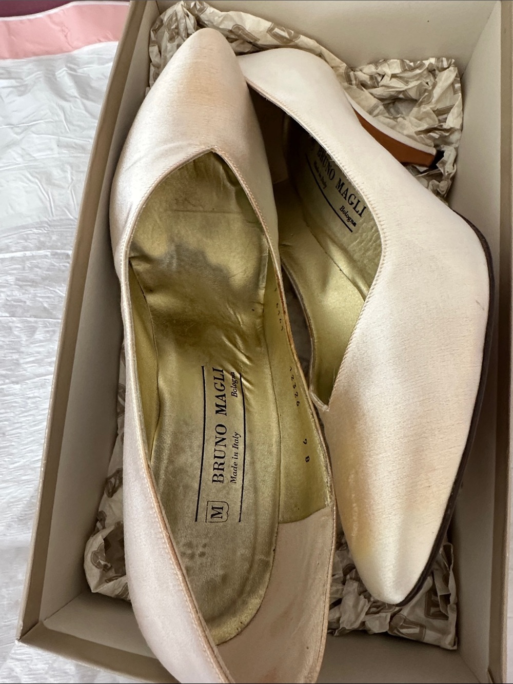 Vintage Bruno Magli Cream Silk Pointed-Toe Pumps 9B